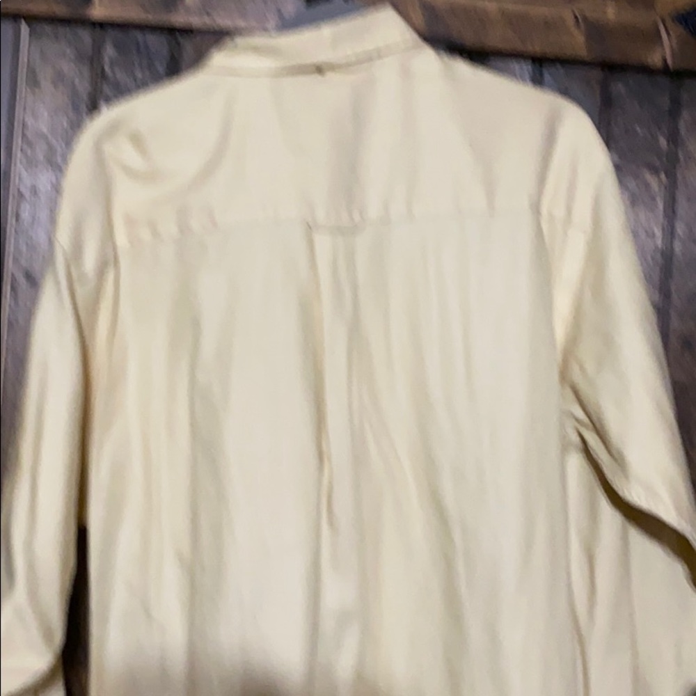 Button down - Picture 3 of 4